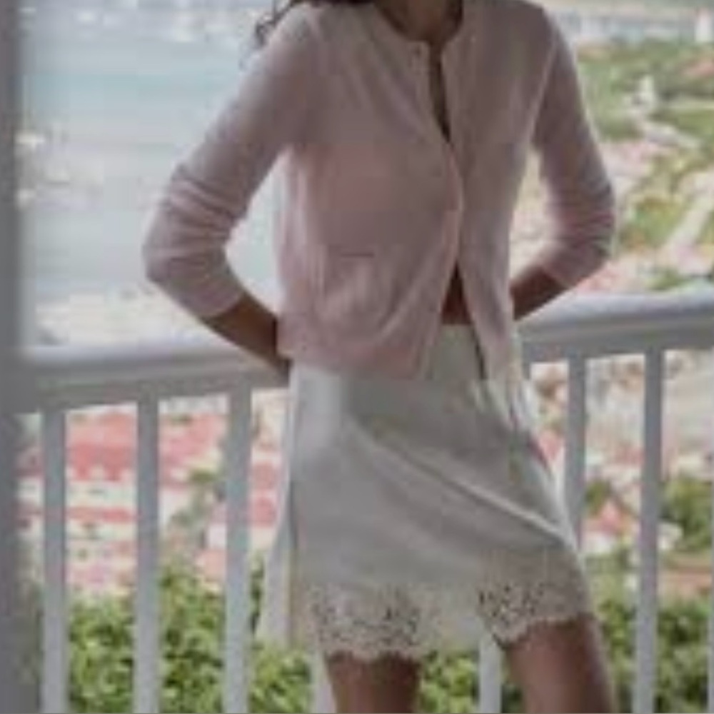 The always sold out DOEN GIULIETTA SKIRT IN SEA SALT